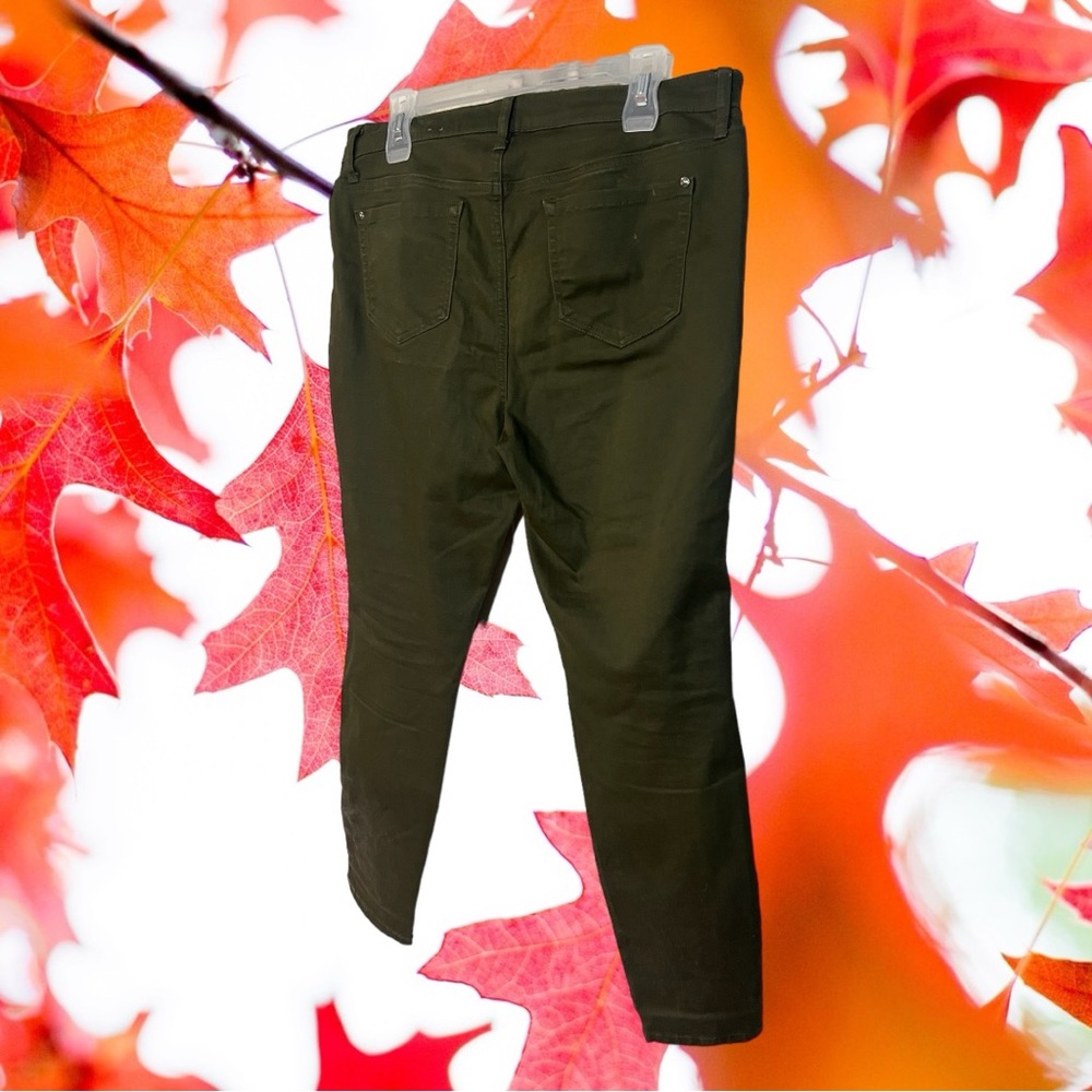 Reitmans jeans in dark green and a size 31 - Picture 5 of 5